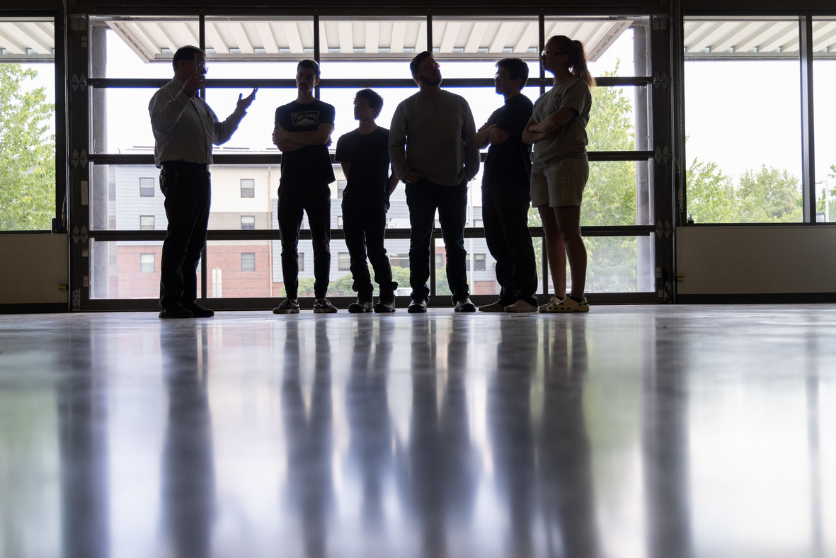 A professor discusses with five students who are apart of the special education technology department within Central Washington University.