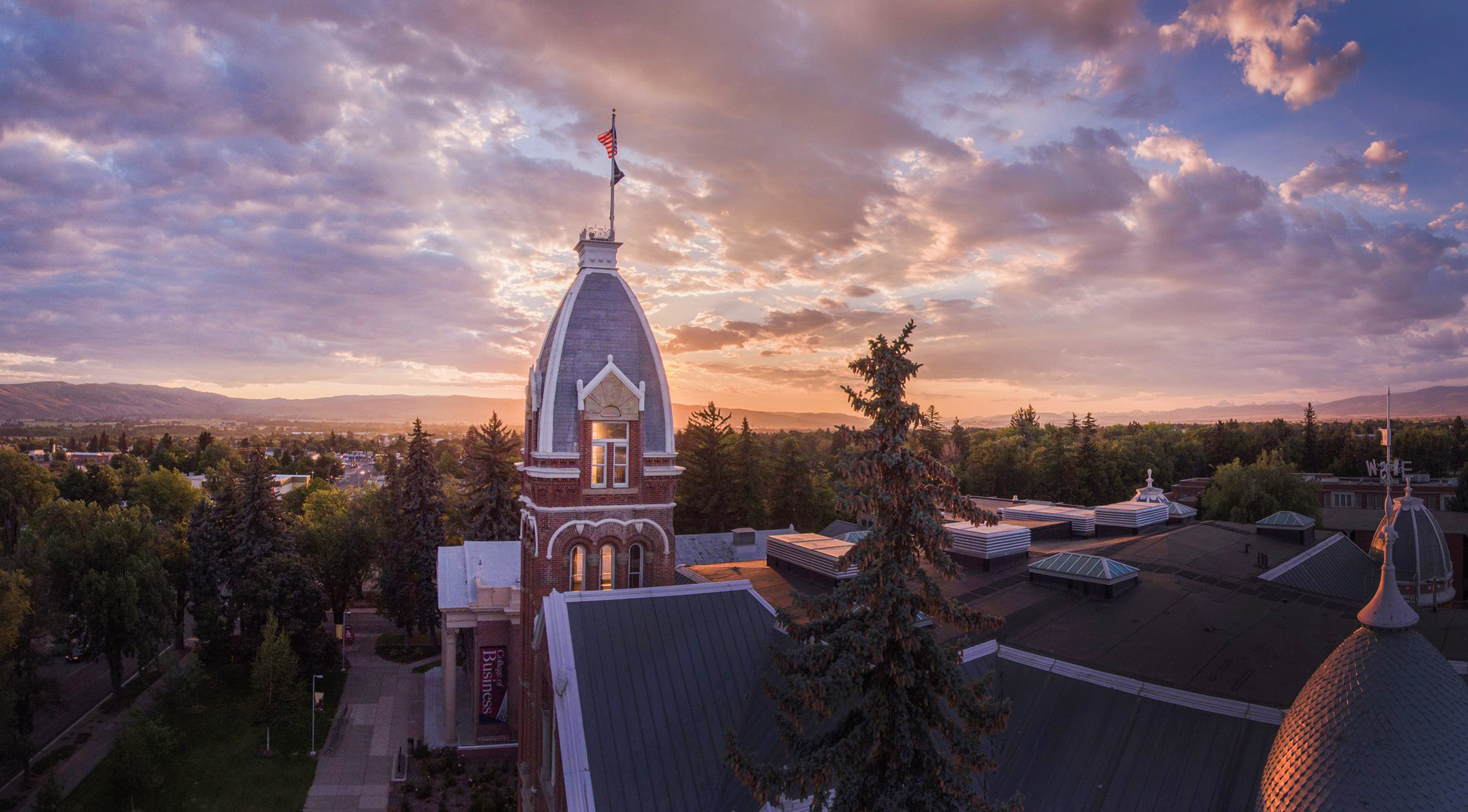 Image of the Ellensburg Campus at sunset
