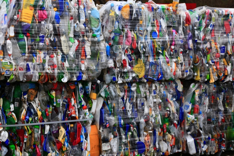 lastic pollution in the Pacific Ocean.