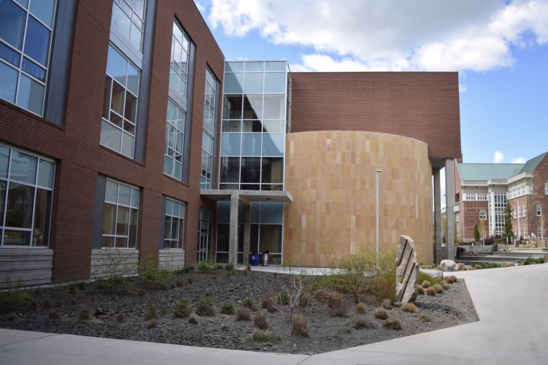 Discovery Hall Landscaping
