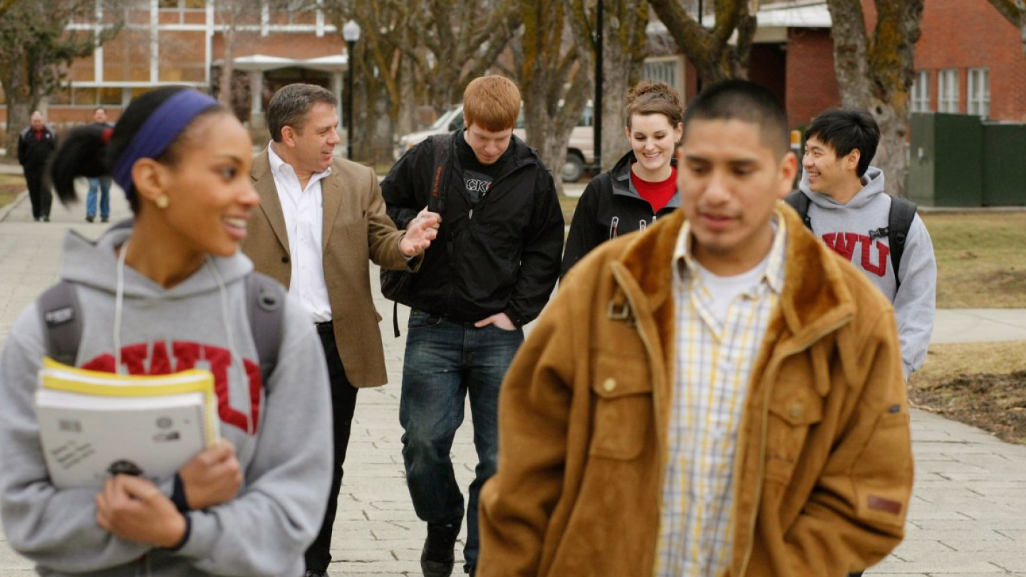 cwu students walking on campus